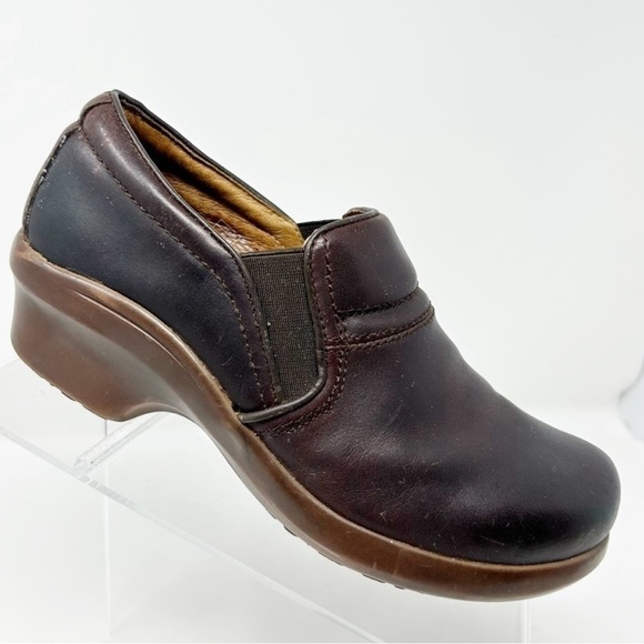 Ariat Brown Leather Slip on Clogs Size 6.5 Comfort Casual Walking Everyday - Picture 1 of 9